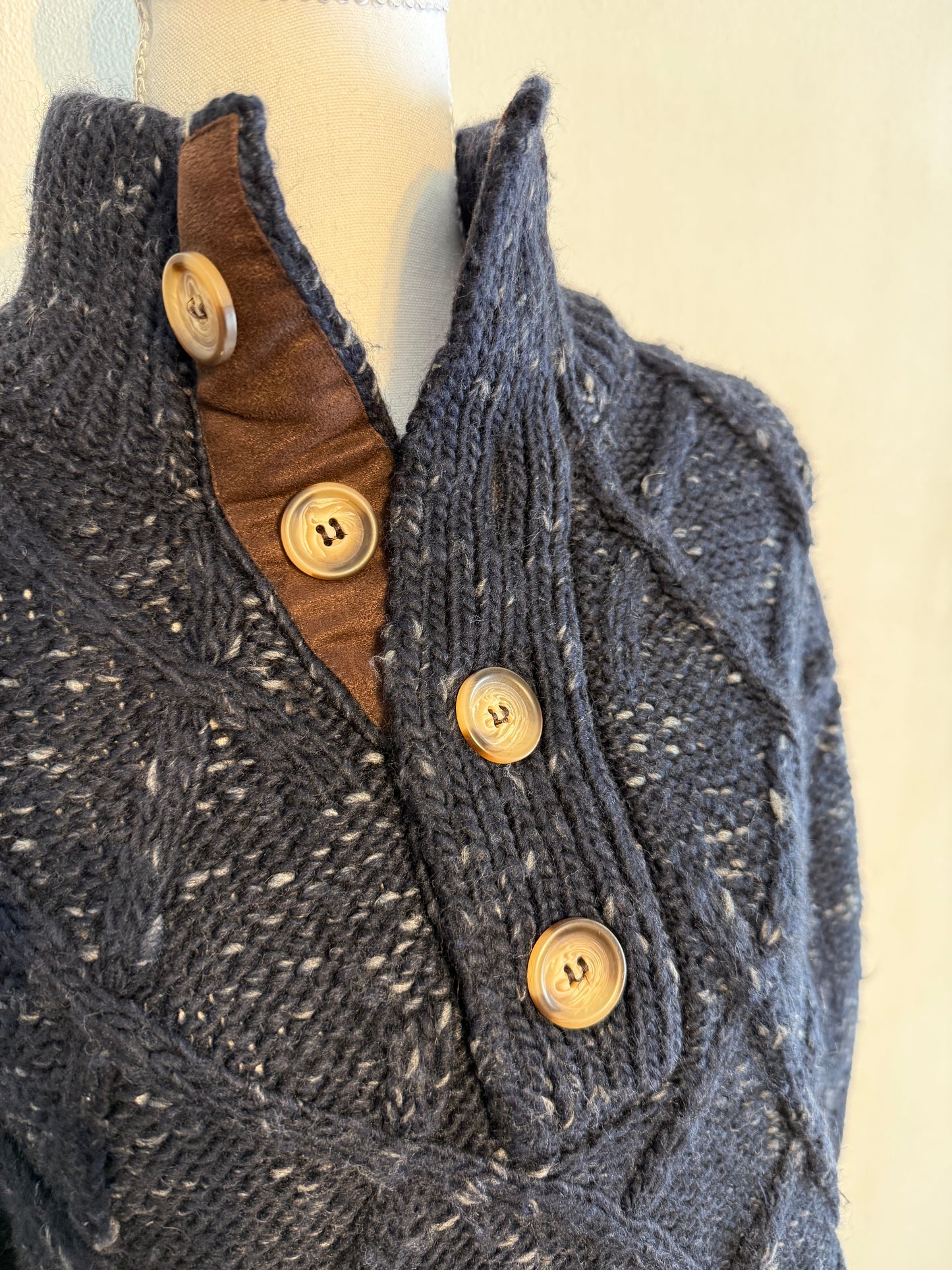 Maglione Esprit blu con bottoni