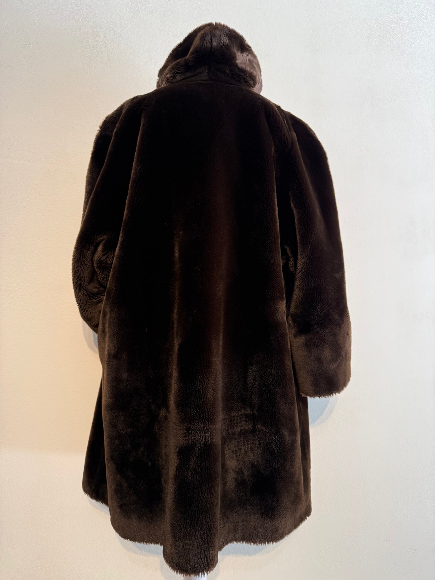 Cappotto vintage in pelliccia sintetica cioccolato di Charles Dytman Paris